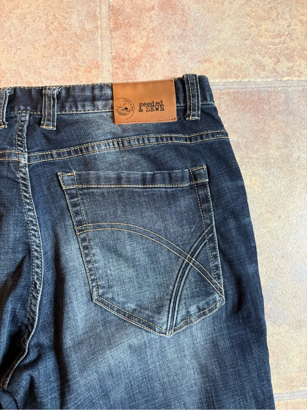 Men's Straight-Leg Dark Blue Washed Jeans